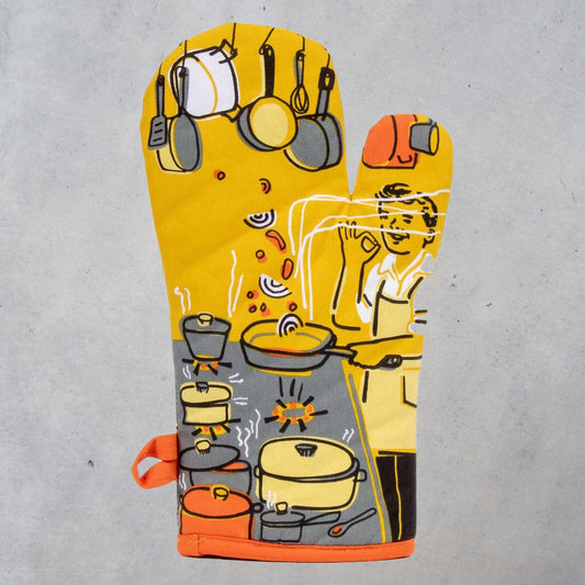 Oven Mitt: Man With a Pan