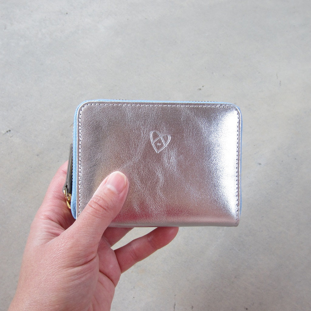 Bella Mini Wallet: Silver with Blue Zipper