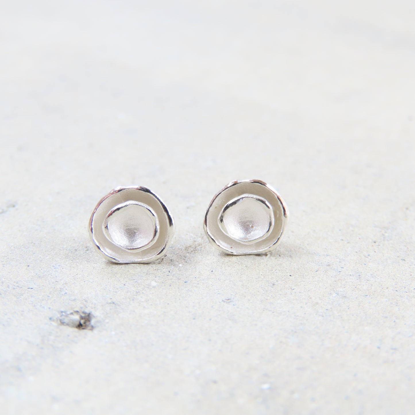 Oyster Dishy Stud Earrings in Sterling Silver