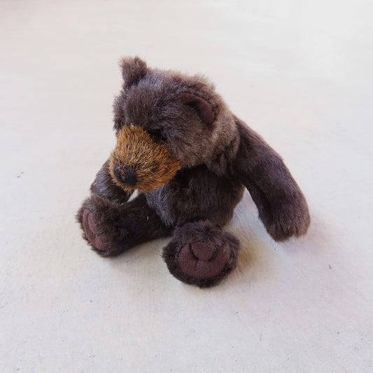 Finger Puppet: Mini Sitting Bear