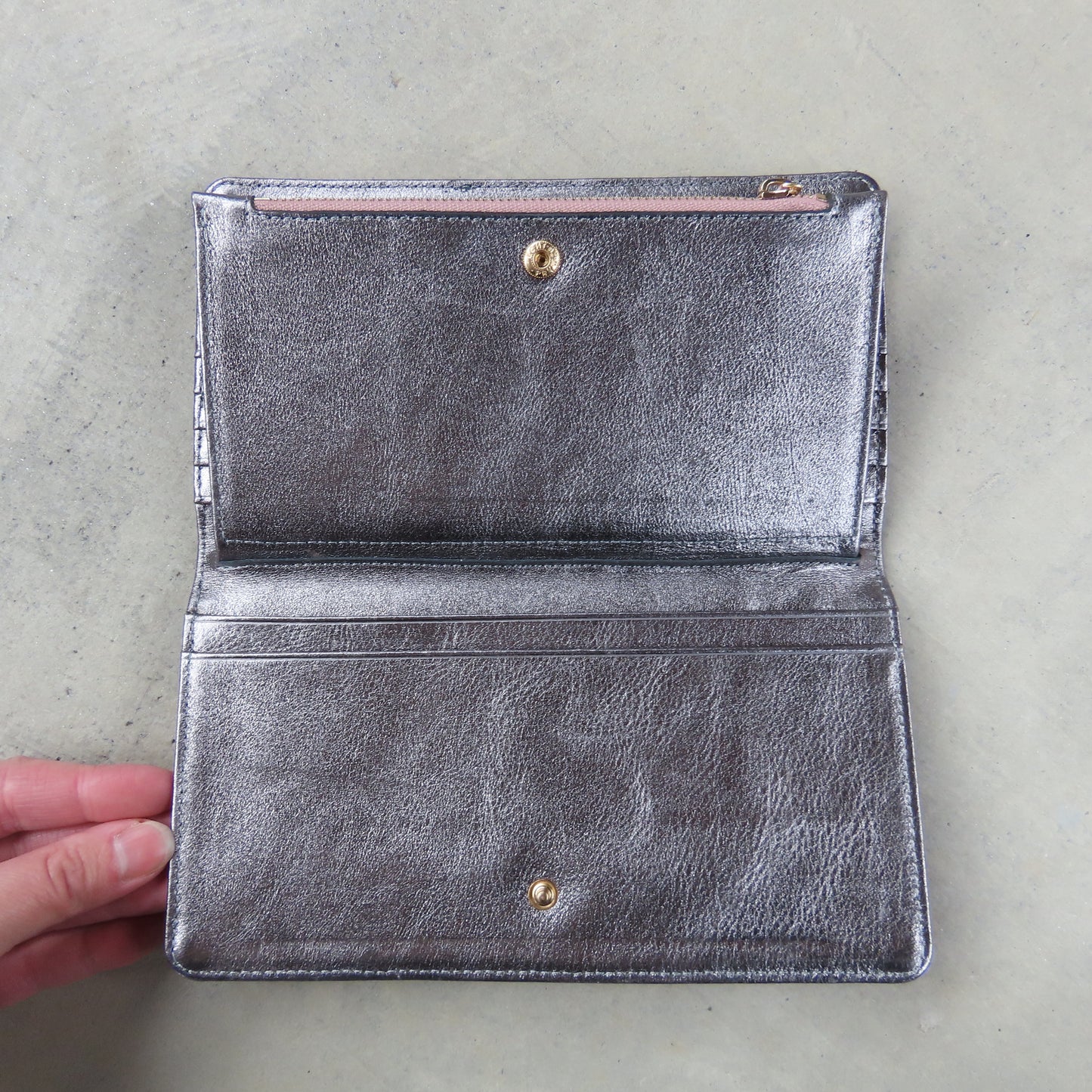 Jesse Clutch Wallet: Pewter with Salmon Zipper