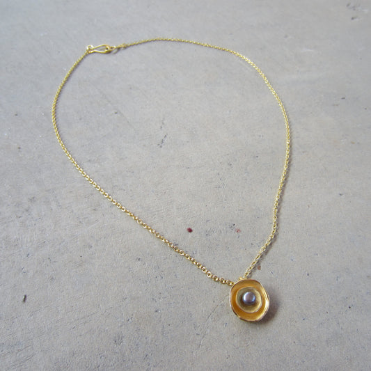 Oyster Dishy Pendant in 18K Gold Vermeil with Pearl