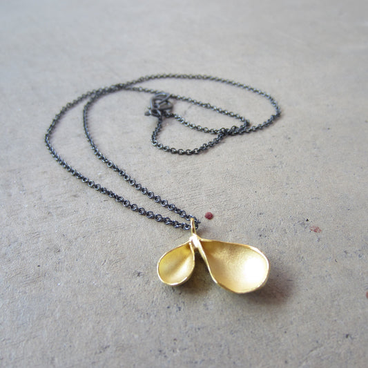 Large Double Petal Pendant in 18K Gold Vermeil with Oxidized Chain