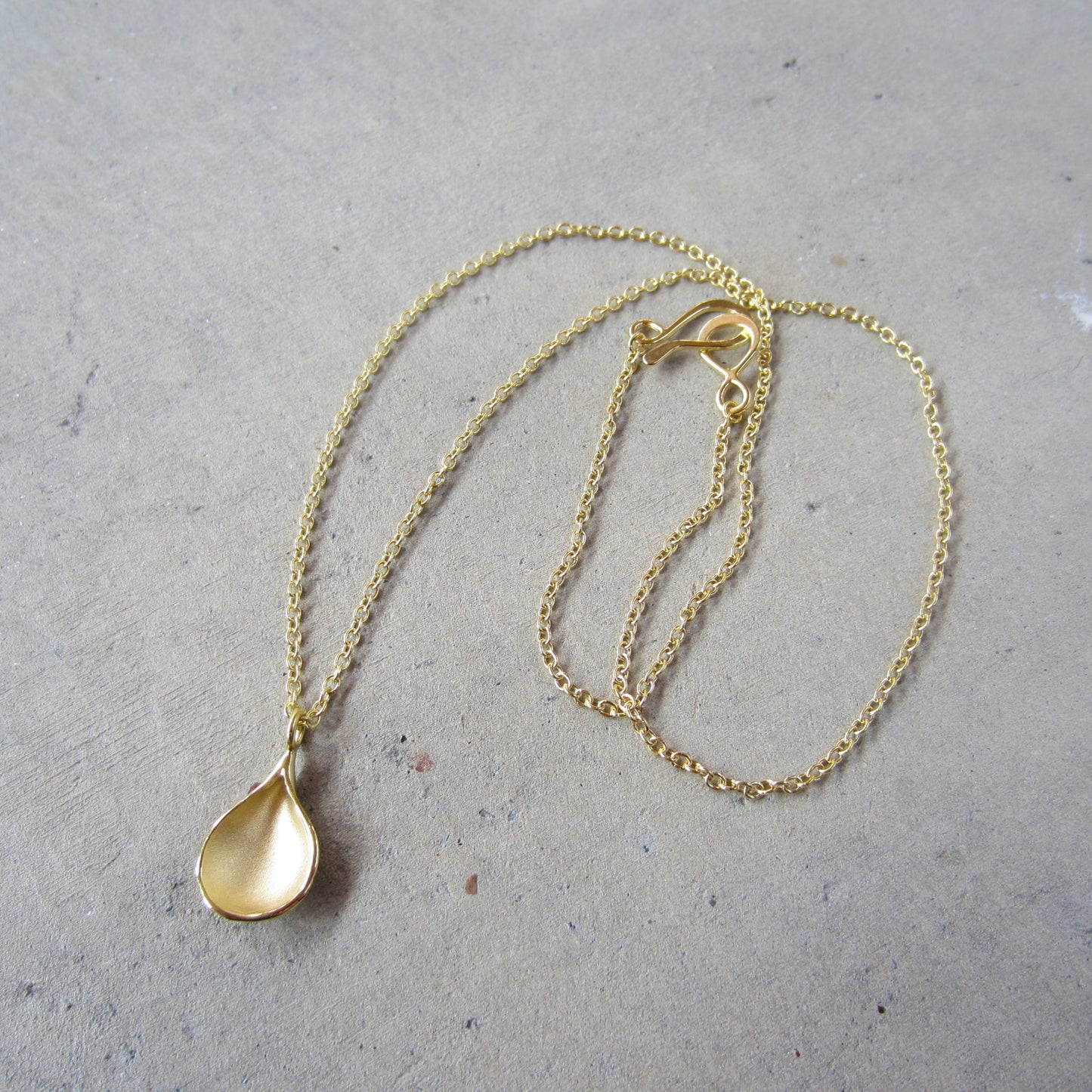 Medium Petal Pendant in 18K Gold Vermeil on Gold Chain