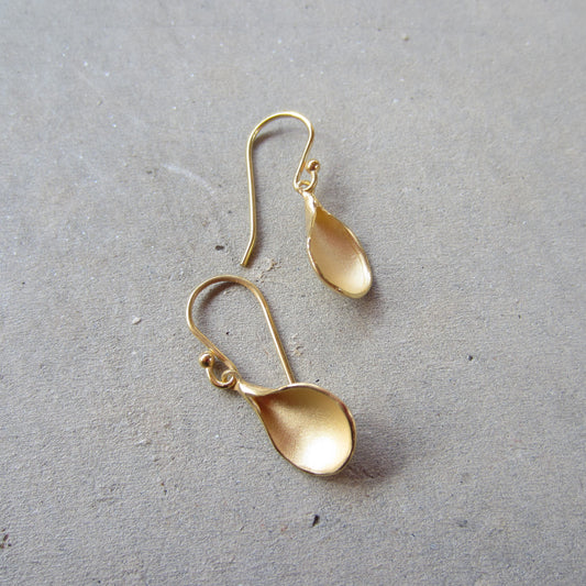 Medium Petal Earrings in 18K Gold Vermeil
