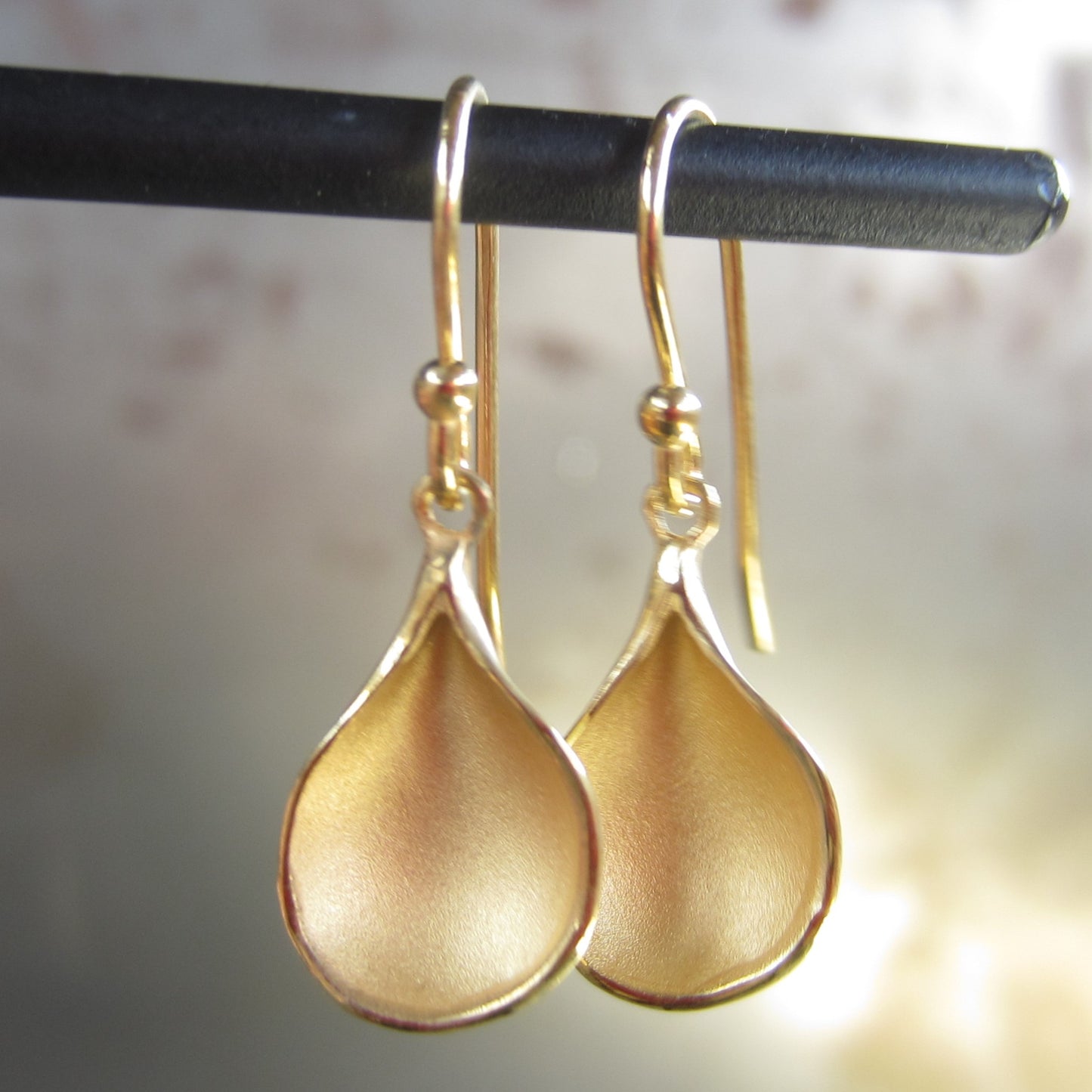 Medium Petal Earrings in 18K Gold Vermeil