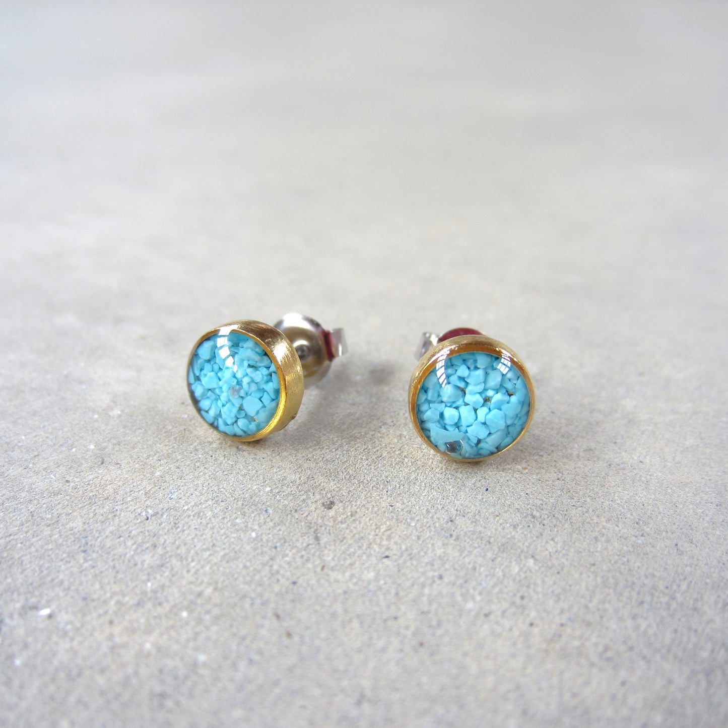 Crushed Stone Studs: Turquoise Small Circle