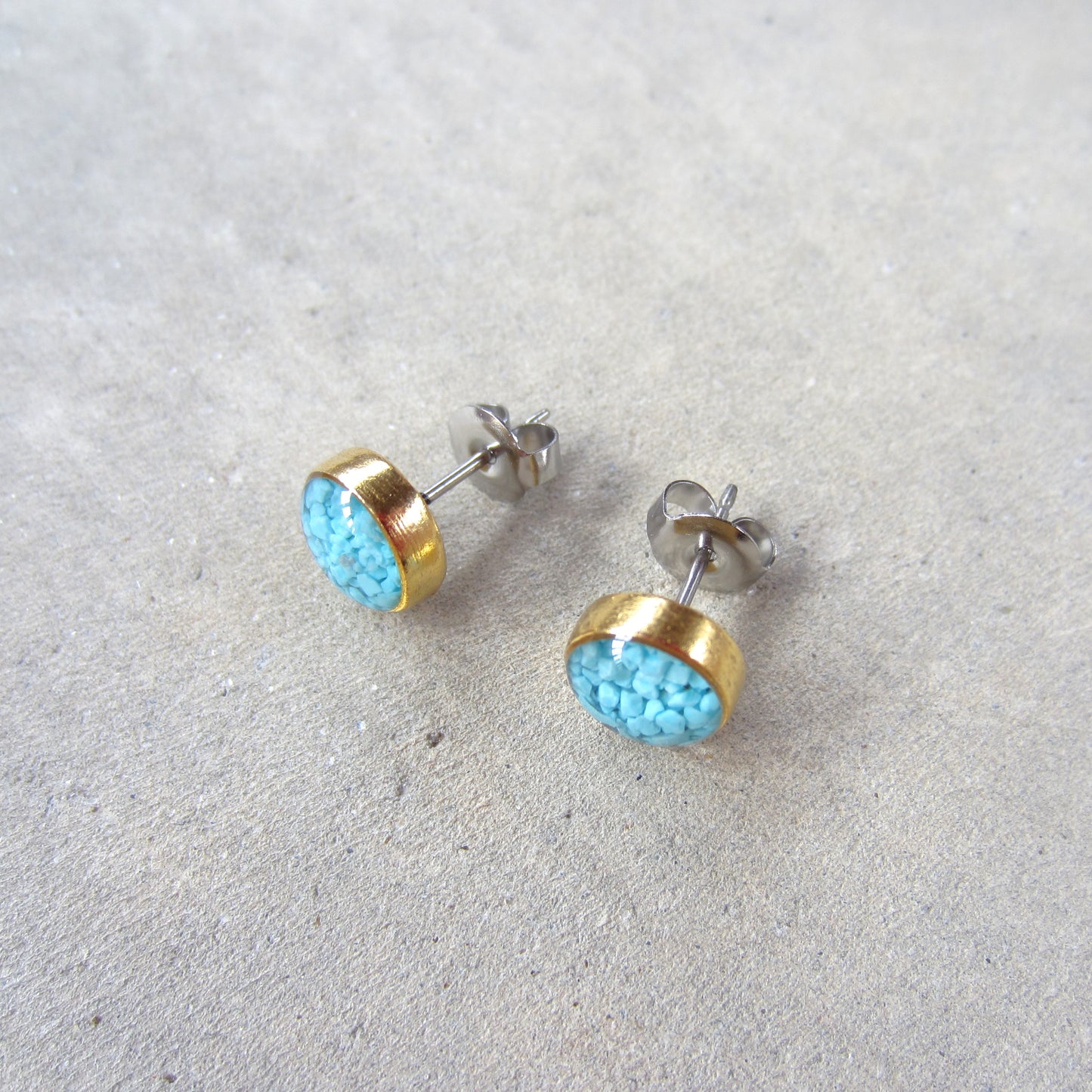Crushed Stone Studs: Turquoise Small Circle