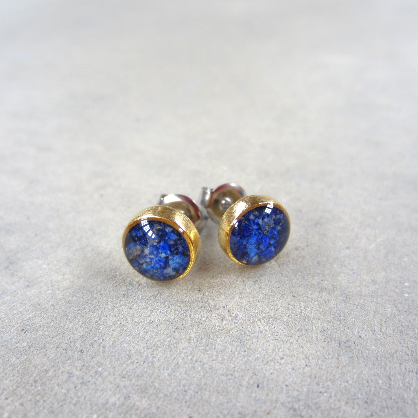 Crushed Stone Studs: Lapis Lazuli Small Circle
