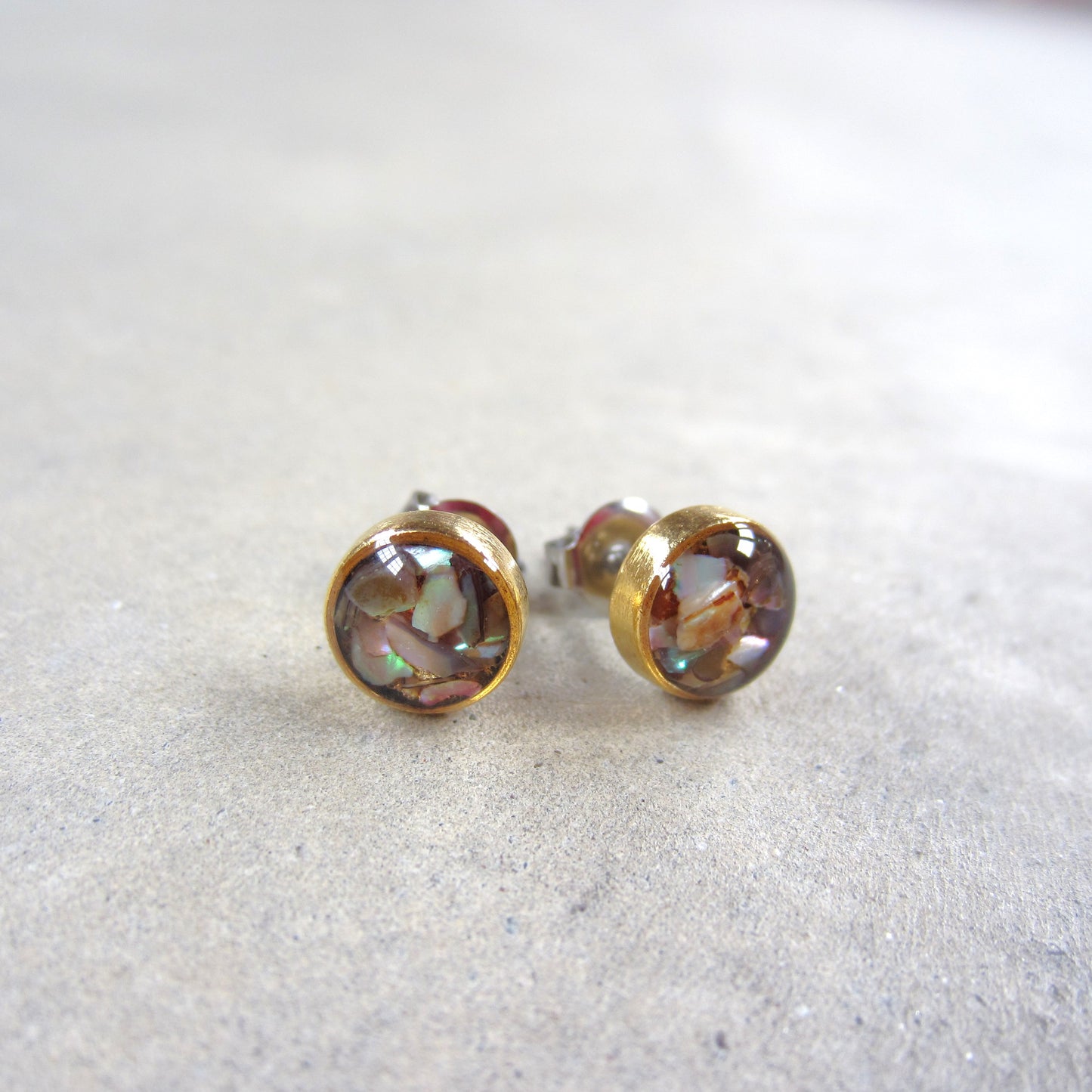 Crushed Stone Studs: Abalone Small Circle