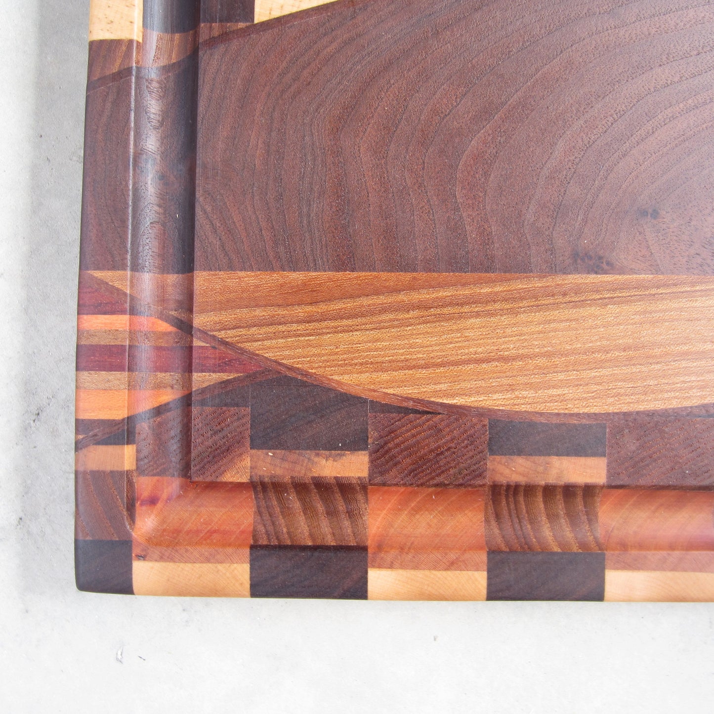 XL Cutting Board: Intricate Woven Pattern with Handles
