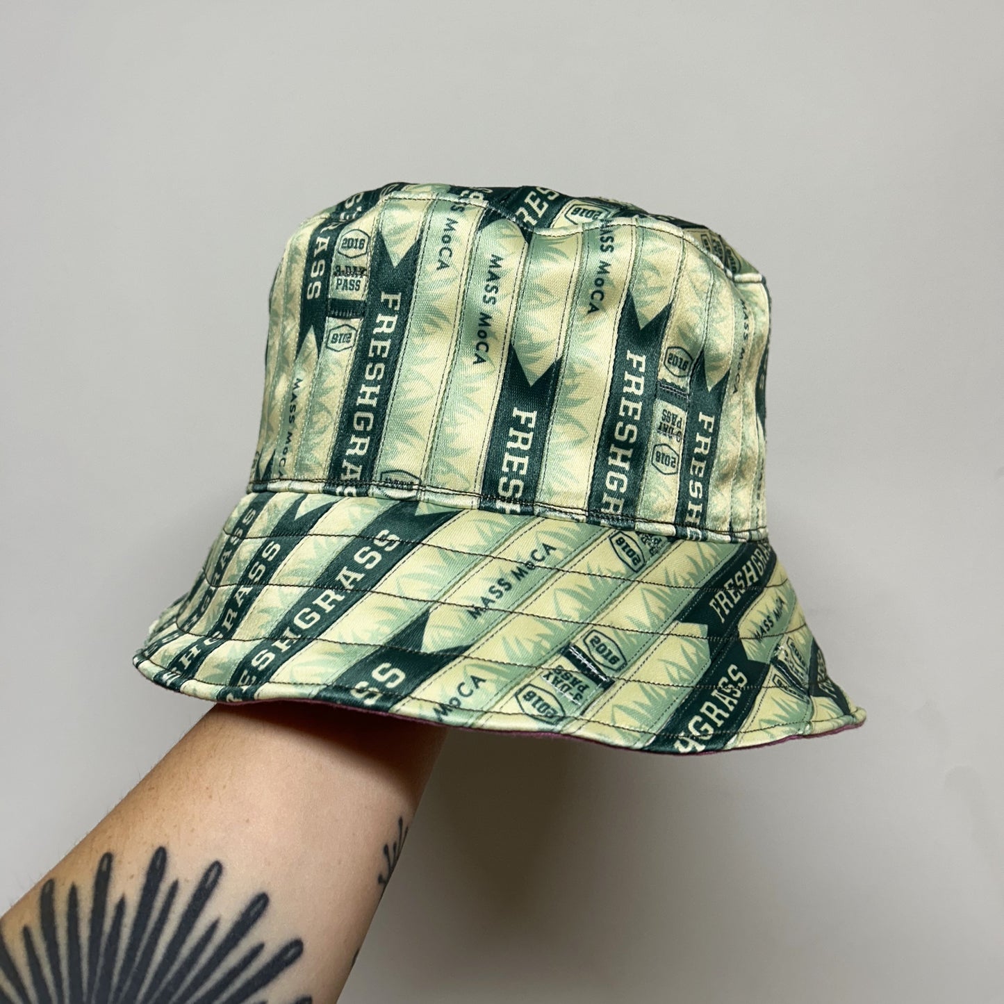 FreshGrass Wristband Bucket Hat: Light Green w/Pink Lining