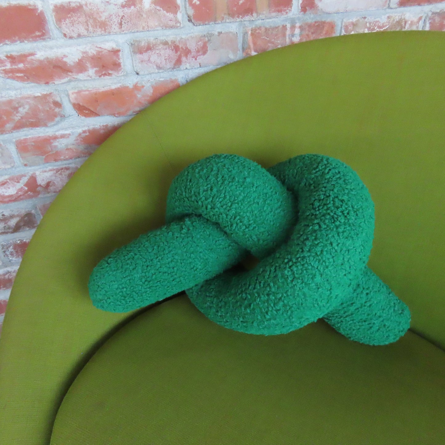 Knot Decorative Cushion: Emerald Green