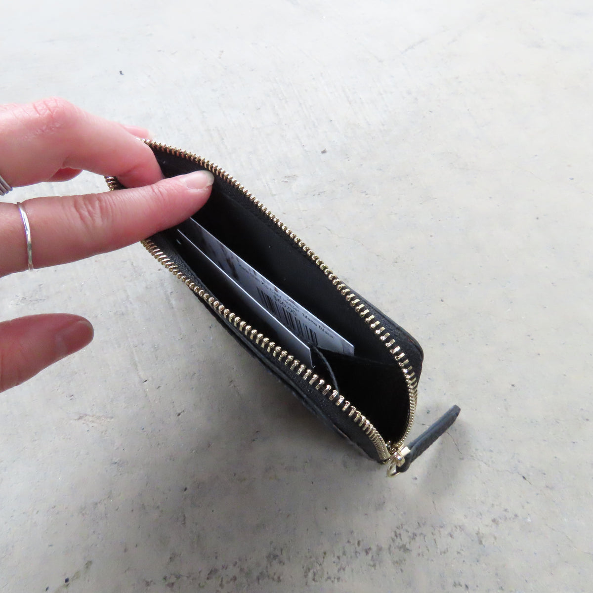 Kate Slim Zip Card Holder: Matte Black