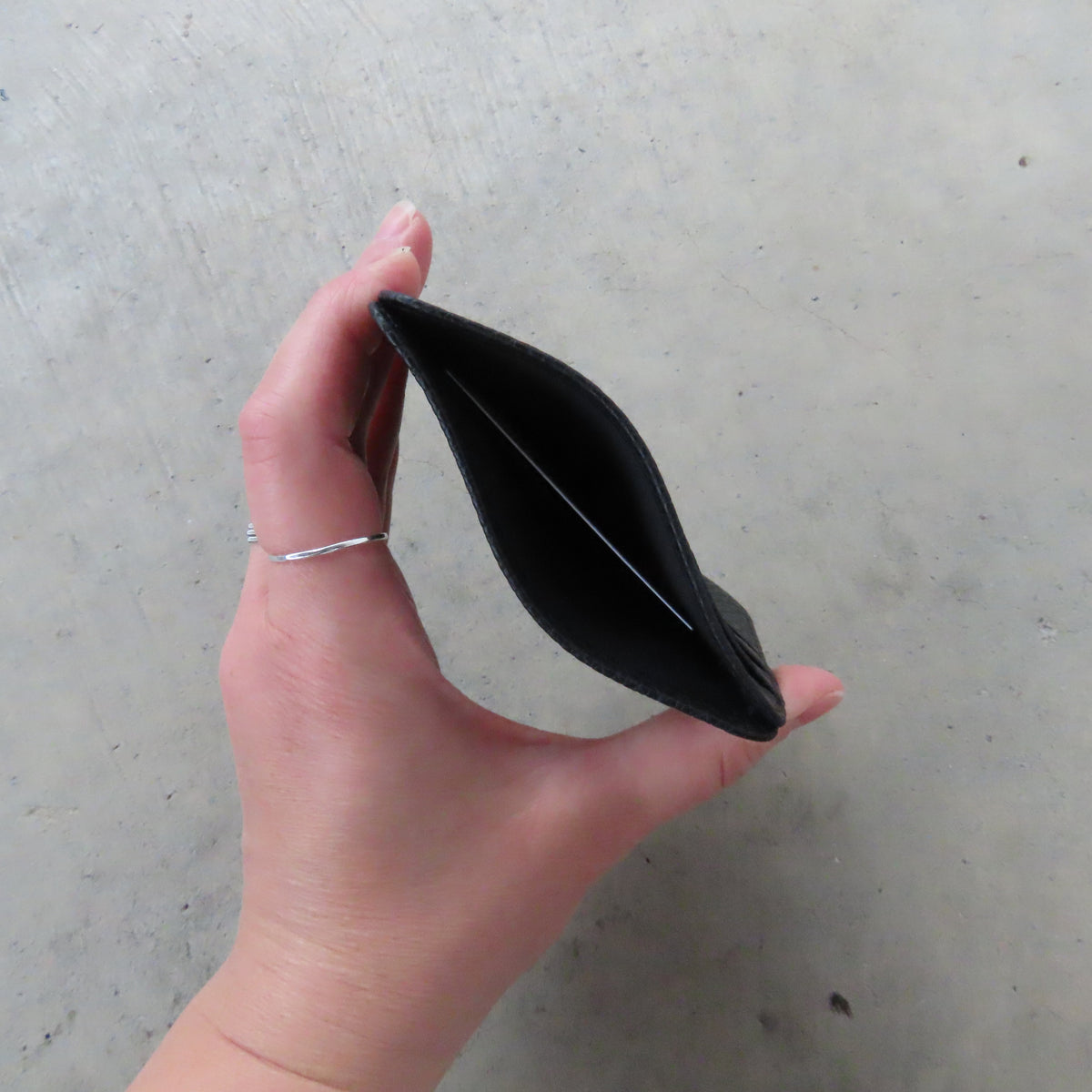 Andy Card Holder: Matte Black