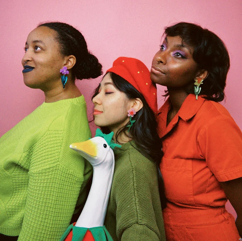 Wavy Daisy Acrylic Earrings