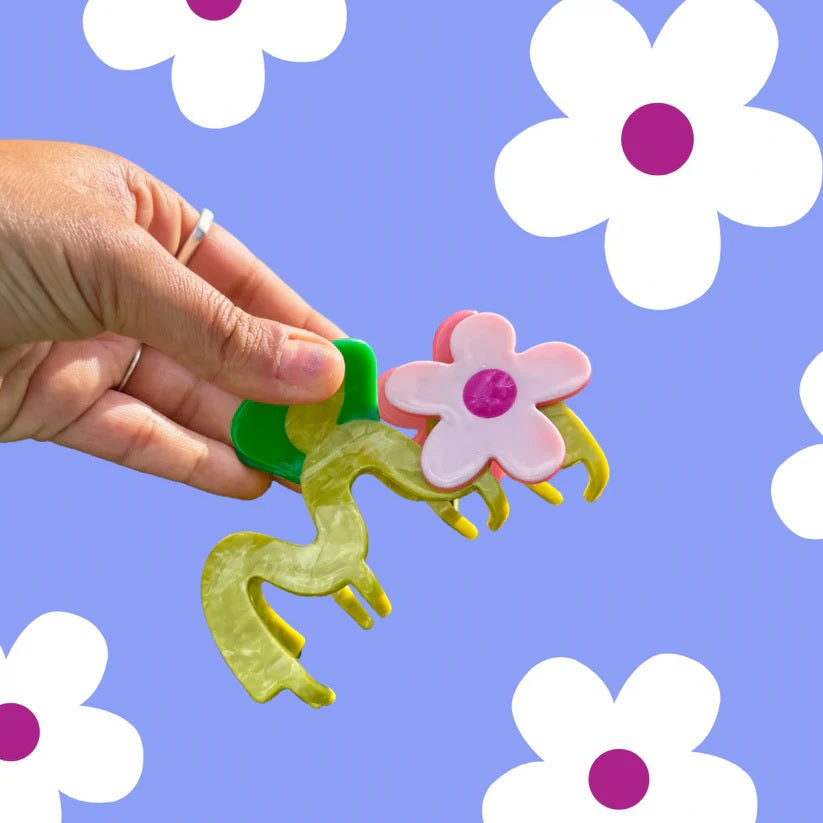 Wavy Daisy Hair Claw