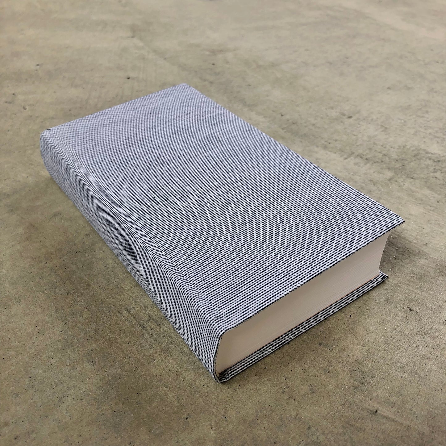 5 Year Diary: Black Cover