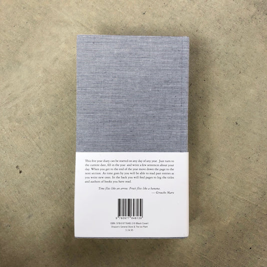 5 Year Diary: Black Cover