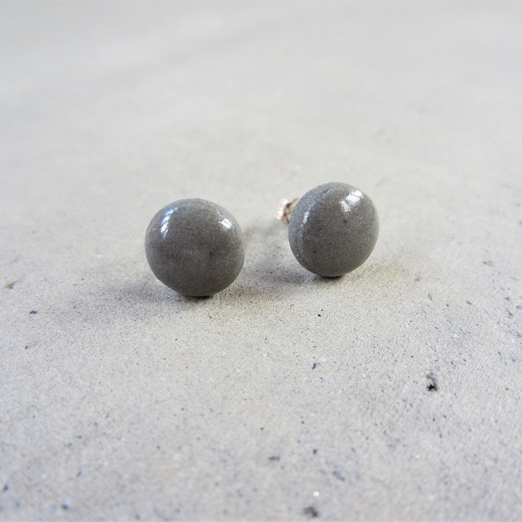 Ceramic Studs: Pebble