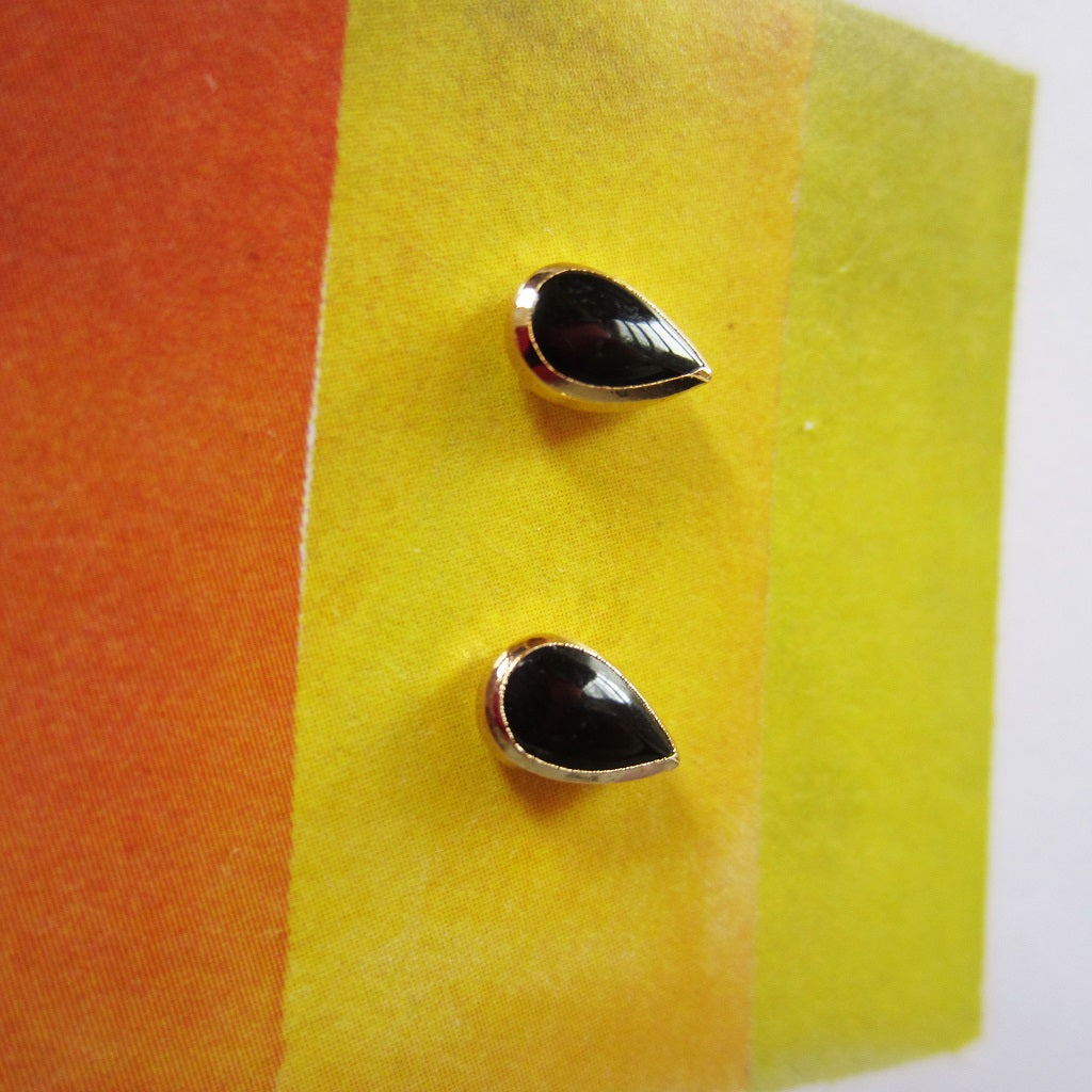 Abstract Studs: Gold Onyx Teardrops