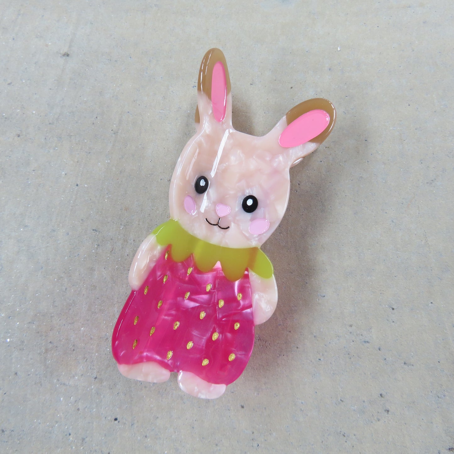 Strawbunny Hair Claw