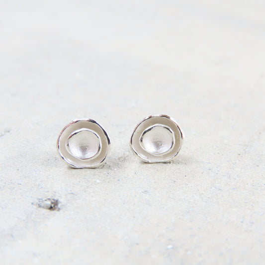 Oyster Dishy Stud Earrings in Sterling Silver