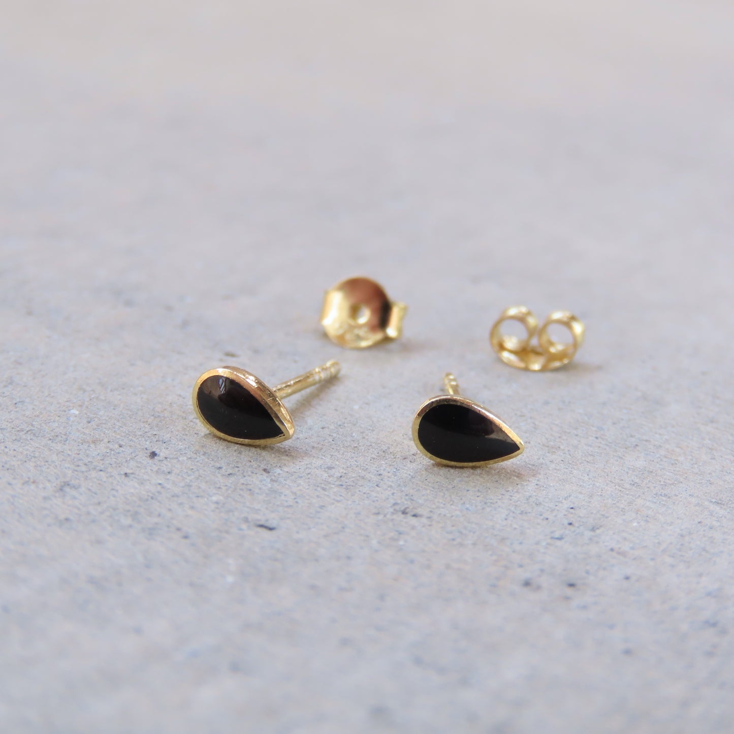 Abstract Studs: Gold Onyx Teardrops