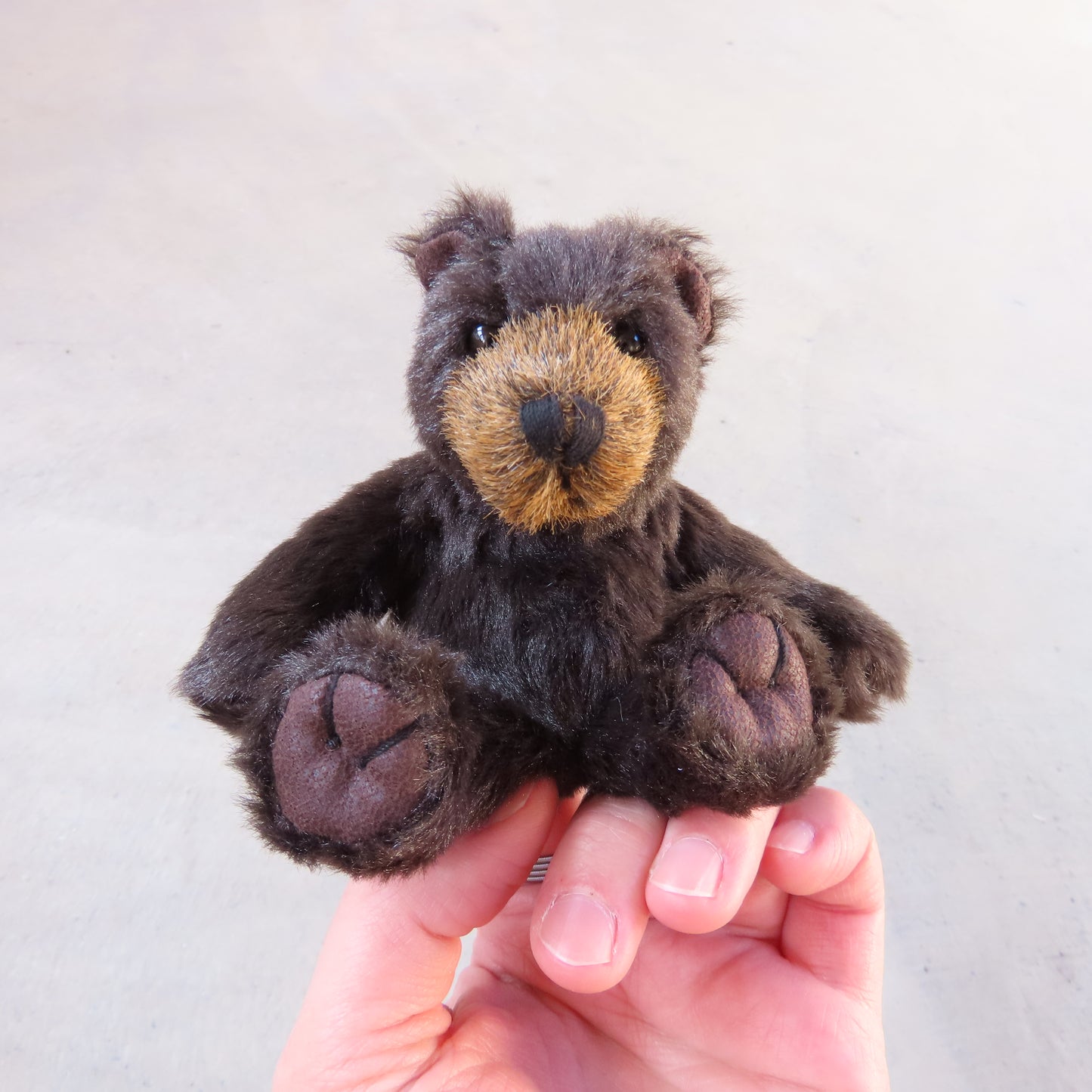 Finger Puppet: Mini Sitting Bear