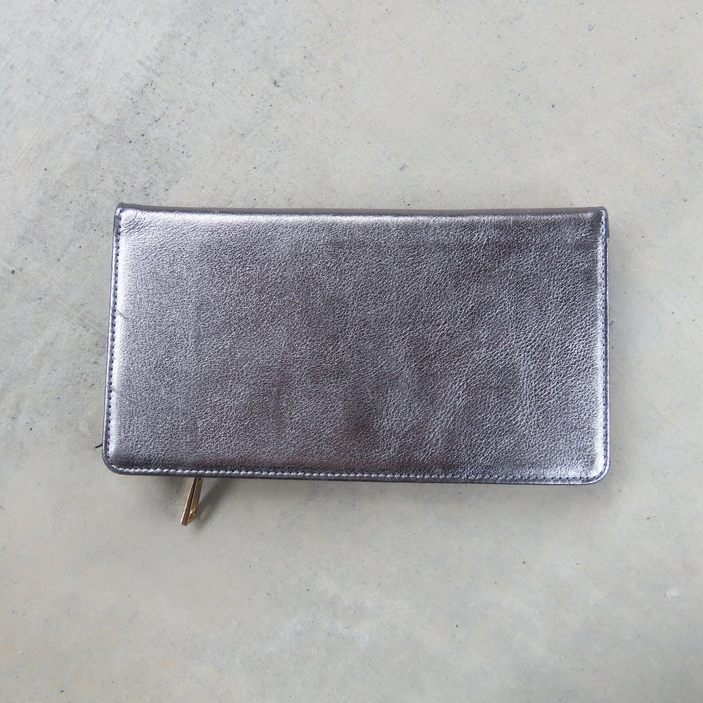 Jesse Clutch Wallet: Pewter with Salmon Zipper
