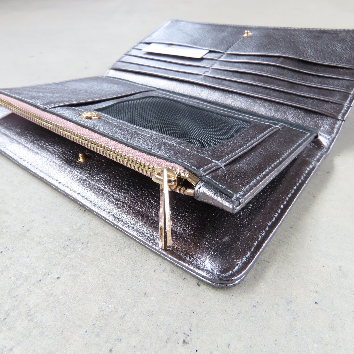 Jesse Clutch Wallet: Pewter with Salmon Zipper