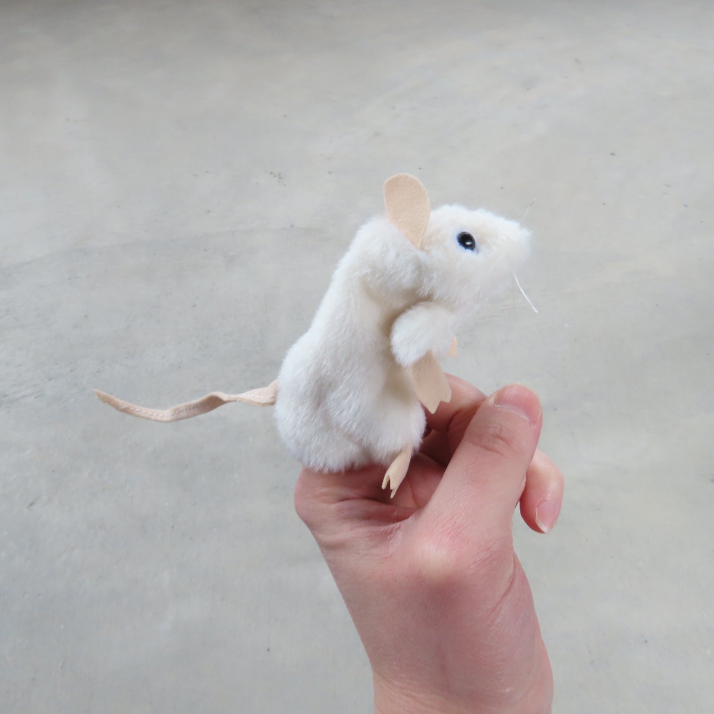 Finger Puppet: Mini White Mouse