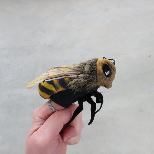 Finger Puppet: Mini Bee