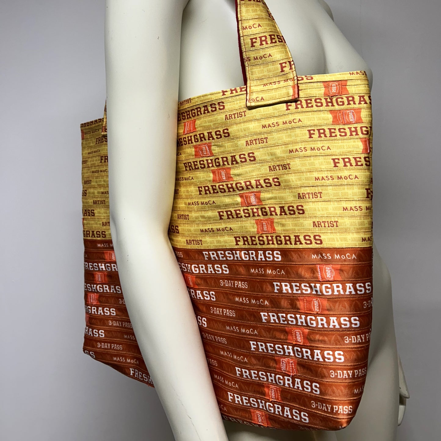 FreshGrass Wristband Tote Bag: Yellow+Orange w/Red Lining