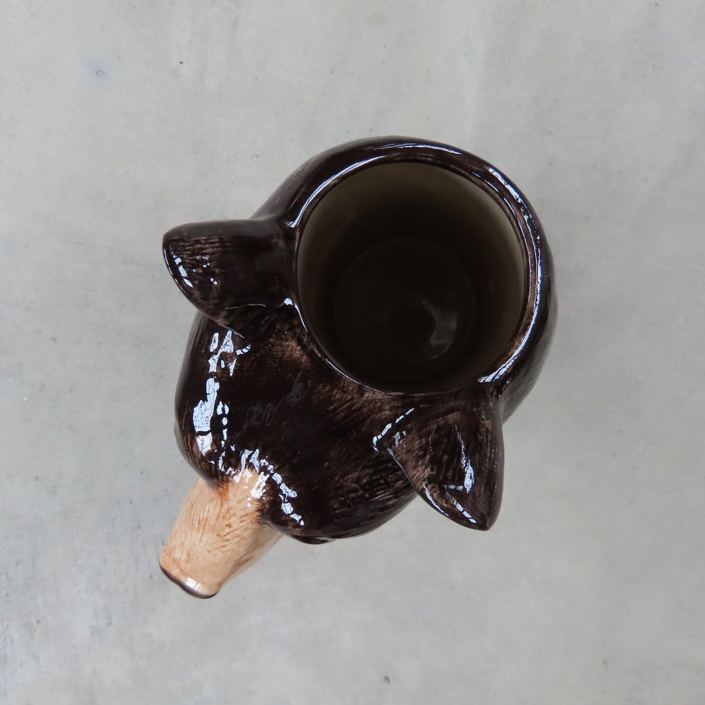 Flower Vase: Black Bear