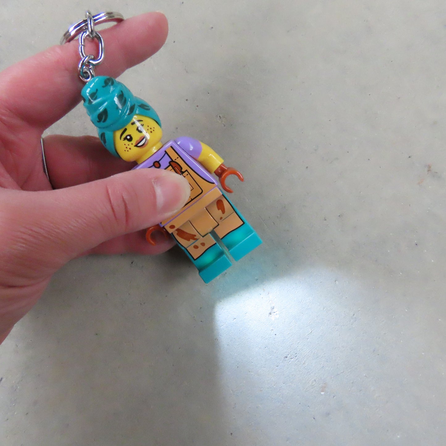 LEGO Minifigures Keychain Light: Ceramic Artist