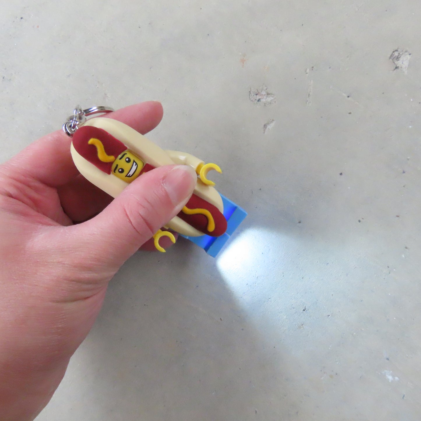 LEGO Minifigures Keychain Light: Hot Dog Person