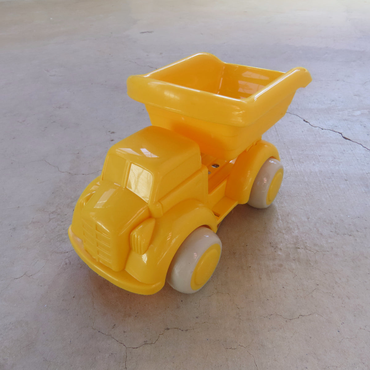 Recycled Plastic Vehicle: Dump Truck