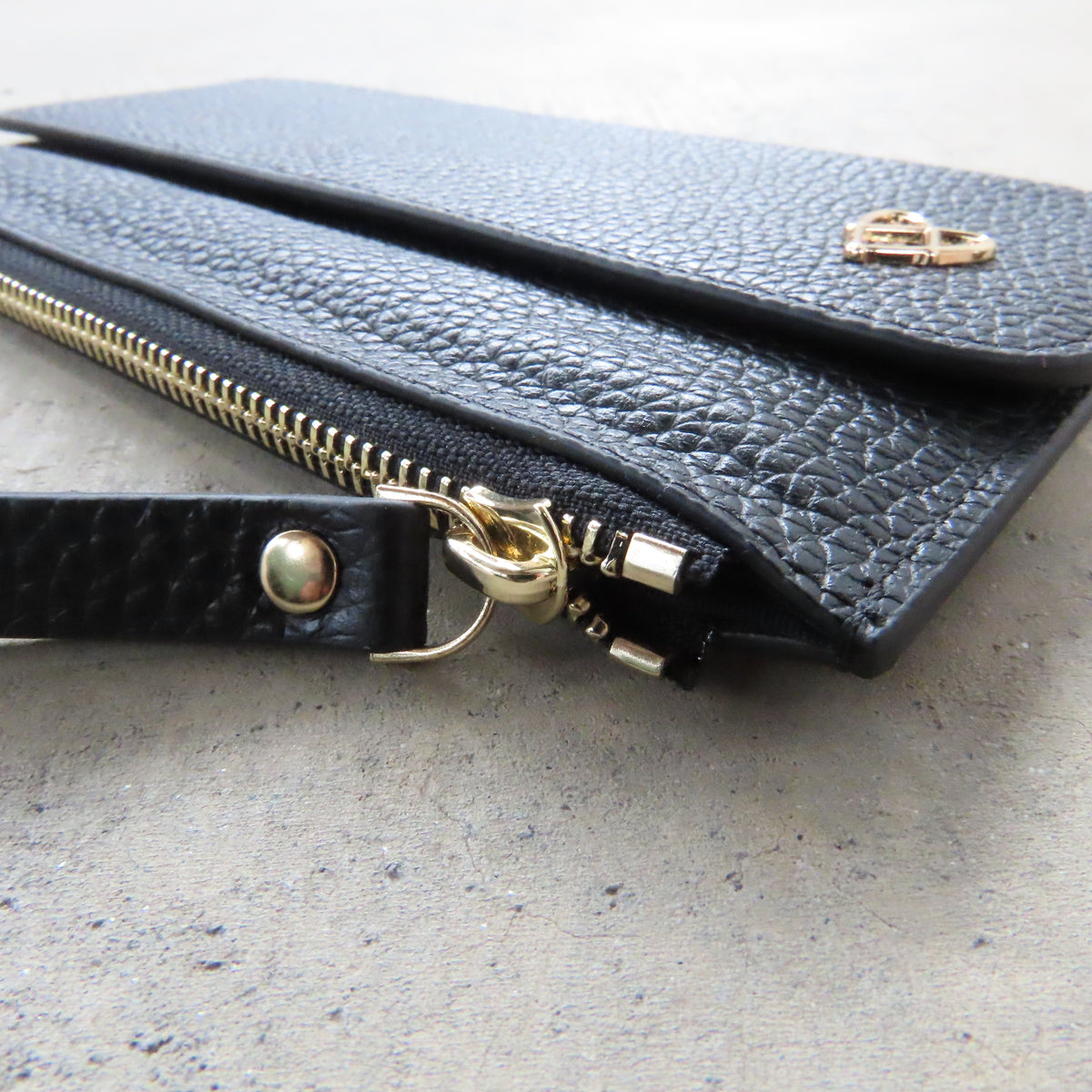 Odele Slim Wallet: Matte Black