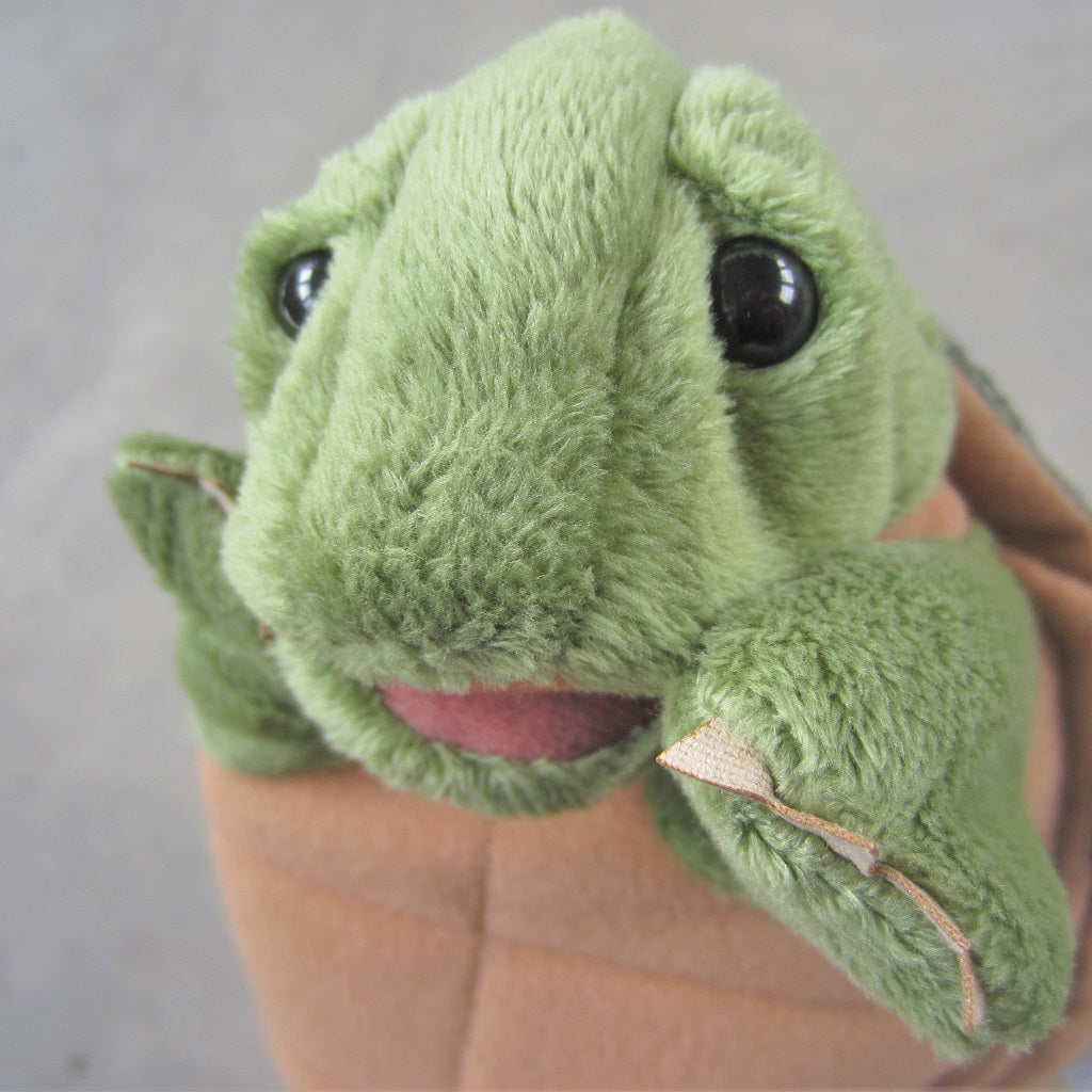 Finger Puppet: Mini Sitting Frog – MASS MoCA