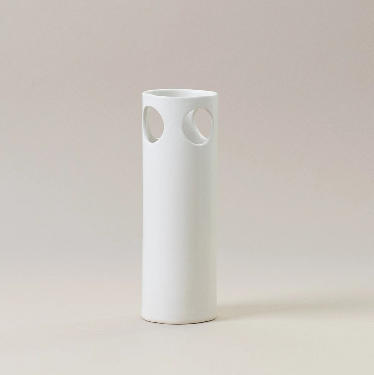 Cenote Ceramic Vase: Cream