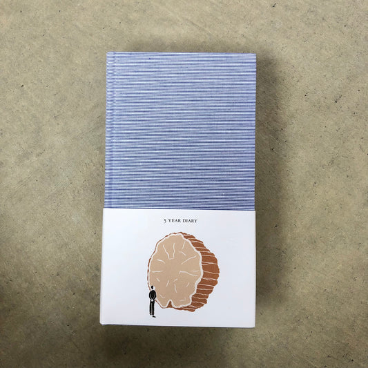 5 Year Diary: Blue Cover