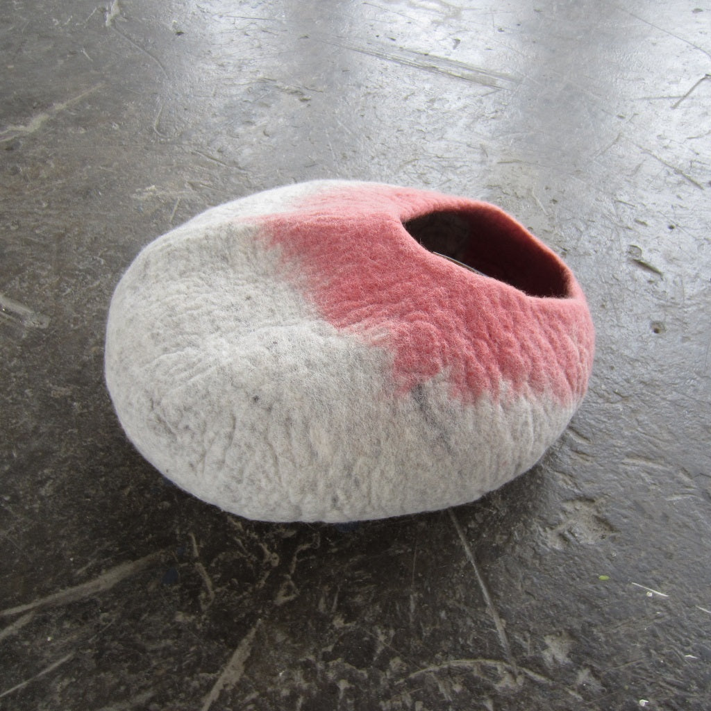 Cat Pod: Grey and Rose Ombre Oval